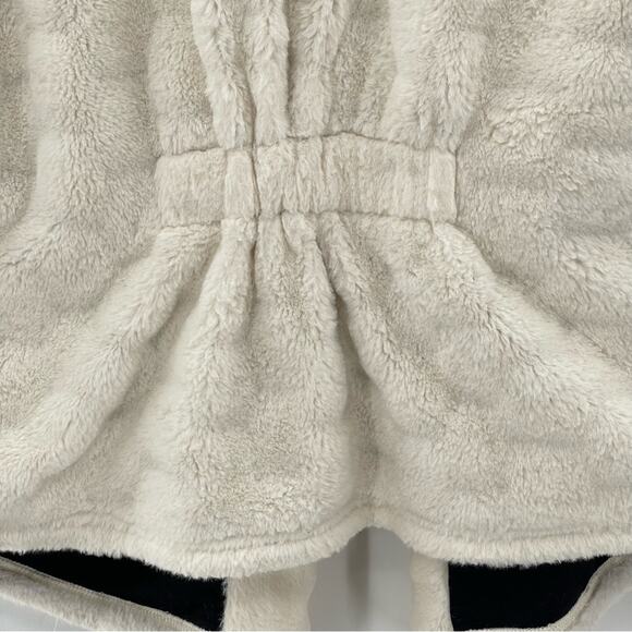 Lucy Woman's White Faux Fur Vest Size Medium Preppy Mob Wife Old Money - Picture 4 of 8